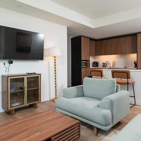Apartment North End 2br W Pool & Gym *