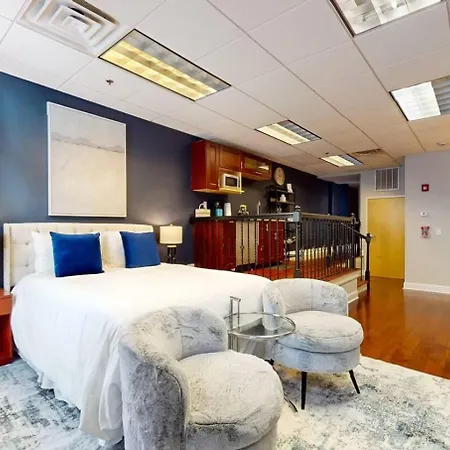 Cozy In Faneuil Hallquincy Market Apartment