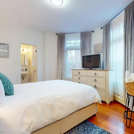 Apartment Renovated 1bed, Steps To Mbta, Shops & Restaurants Boston