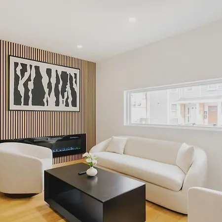 Apartment Luxury 3bd Short Walk To Airport