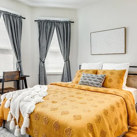 4 Mi To Fenway Park: Pet-friendly Dorchester Apt! Apartment *