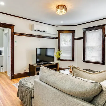 4 Mi To Fenway Park: Pet-friendly Dorchester Apt!
