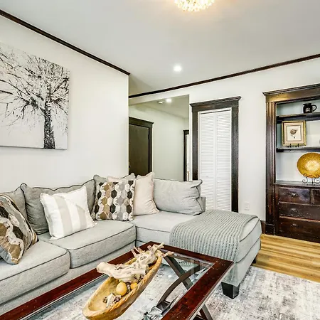 Apartment 4 Mi To Fenway Park: Pet-friendly Dorchester Apt! *