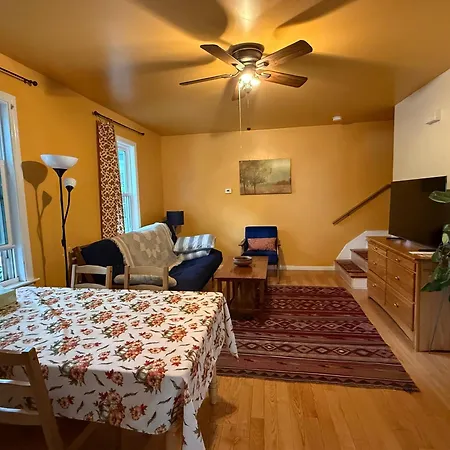 Beautiful 2-bedroom, 2-bath Townhouse *