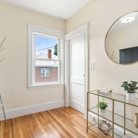 2 Bedroom Loft In Brighton, Free Parking Apartment