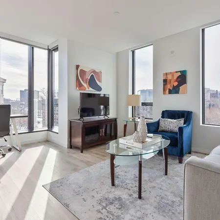 Apartment Private With Kitchen & Gym Boston