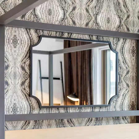 Luxury By Hyatus At Cambridge Aparthotel 4*