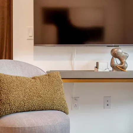 Luxury By Hyatus At Cambridge 4*