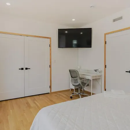 Lux 3bd Minutes Walk To Airport Apartment Boston