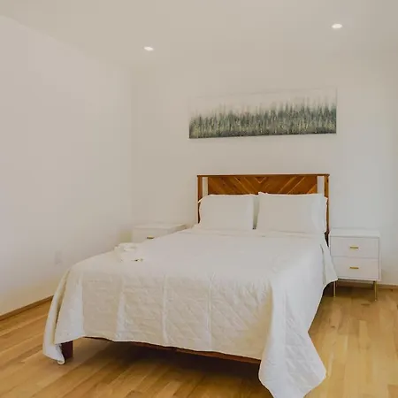 Lux 3bd Minutes Walk To Airport Boston