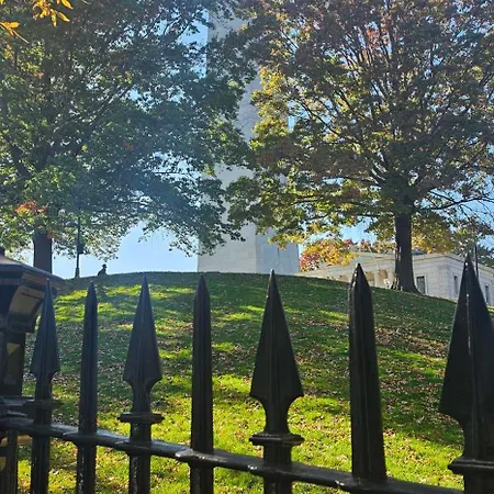 Charlestown Gem Apartment *