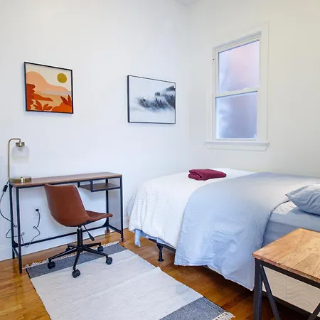 Modern & Spacious 4-bedroom In Roxbury *
