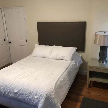 Apartment Modern Renovated 2-bedroom In South Boston