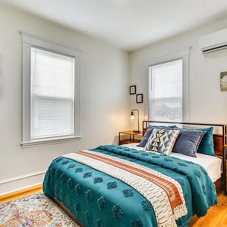 4 Mi To Fenway Park: Pet-friendly Dorchester Apt! Apartment Boston