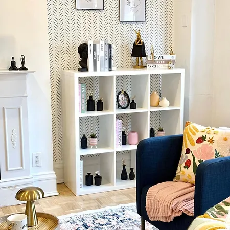 Chic Living On Newbury Street *