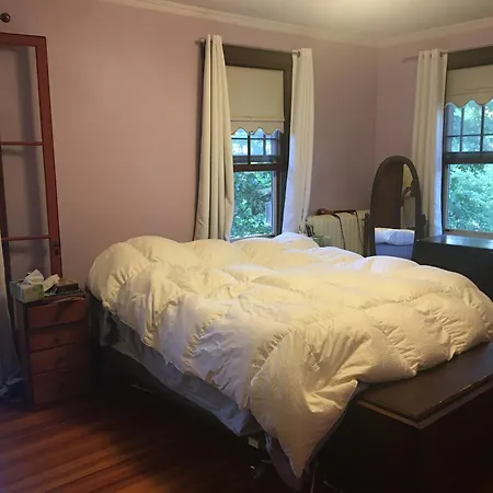 Spacious 4 Bedroom Victorian In Holiday home *