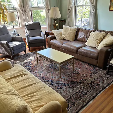 Spacious 4 Bedroom Victorian In *