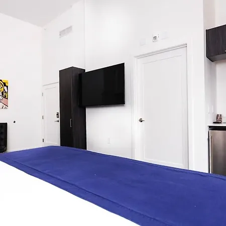 Luxurious In The Heart Of Apartment *