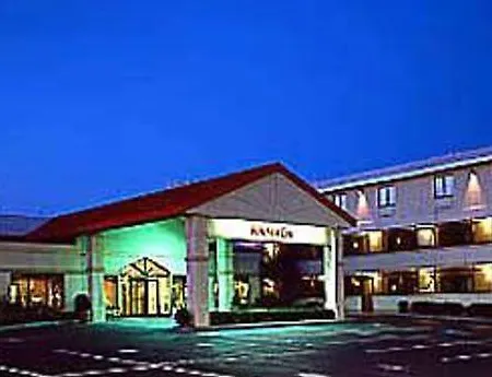 Ramada By Wyndham 3* Boston