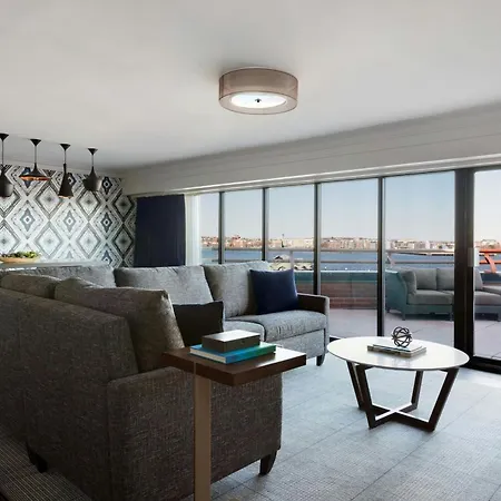 Marriott Long Wharf 4*