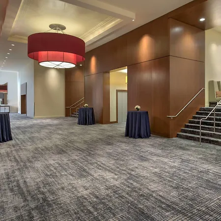 Marriott Long Wharf Hotel 4*