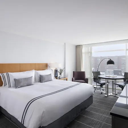 The Colonnade 4*