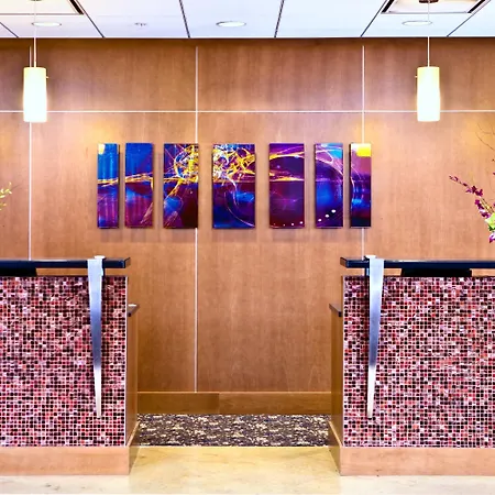 Courtyard By Marriott Logan Airport 3*