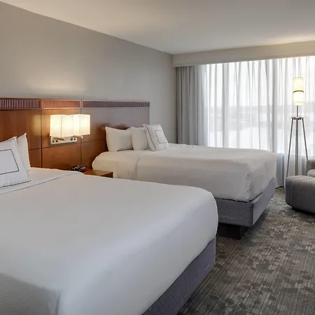 Hotel Courtyard By Marriott Logan Airport
