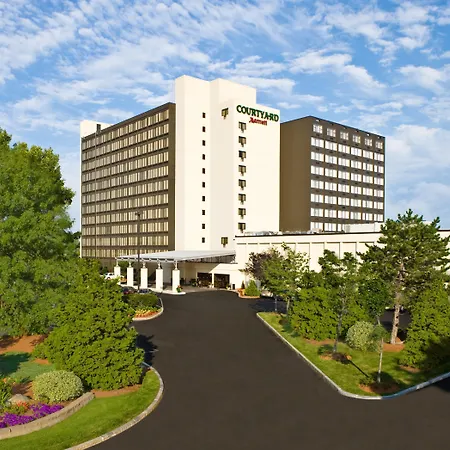 Hotel Courtyard By Marriott Logan Airport 3*