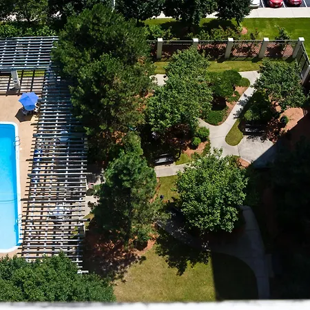 Courtyard By Marriott Logan Airport Hotel 3*