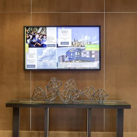 Courtyard By Marriott Logan Airport 3*