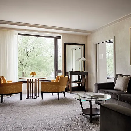 Four Seasons Hotel