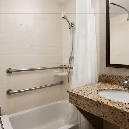 Wyndham Beacon Hill 4*