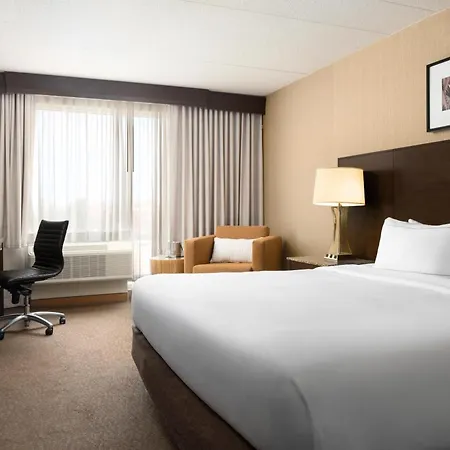 Doubletree By Hilton Bayside Hotel