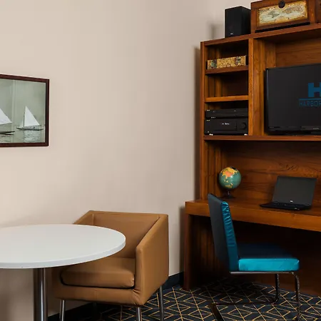Hotel Harborside 3*