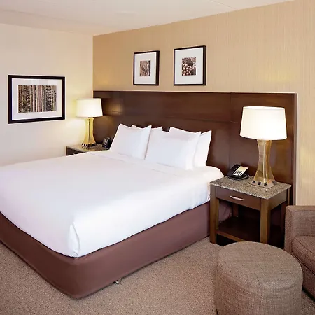 Hotel Doubletree By Hilton Bayside Boston