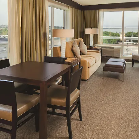 Hotel Doubletree By Hilton Bayside 3*