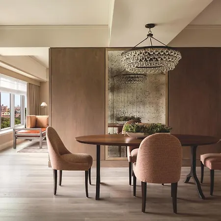 The Ritz-carlton,