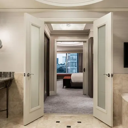 The Ritz-carlton,