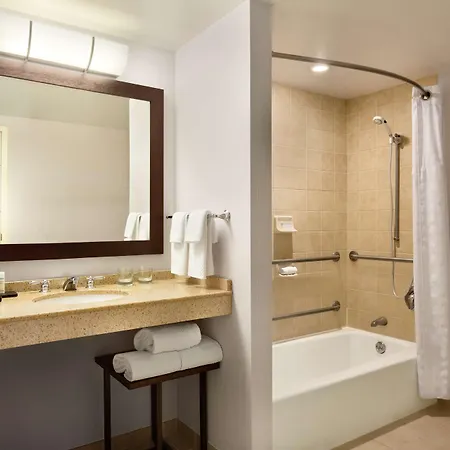 Hotel Embassy At Logan Airport Boston