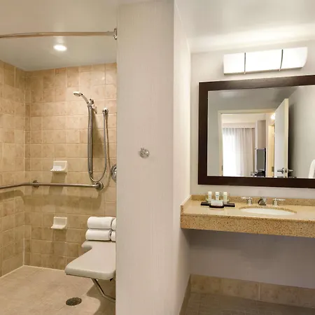 Hotel Embassy At Logan Airport 3*