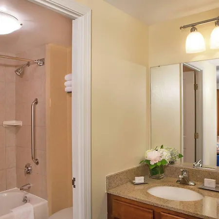 By Marriott Harbor On Tudor Wharf 3*