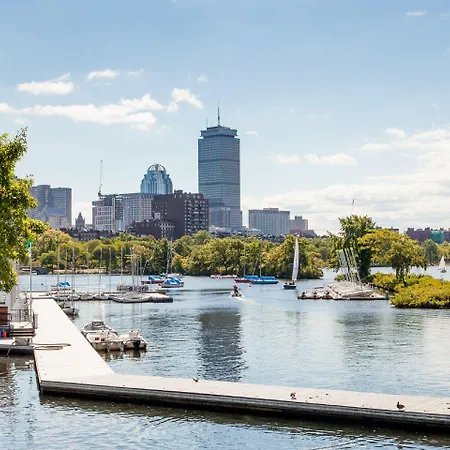 By Marriott Harbor On Tudor Wharf 3* Boston