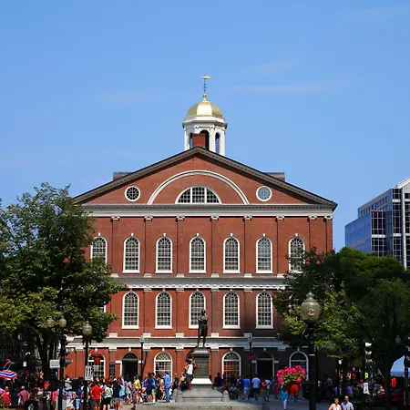 By Marriott Harbor On Tudor Wharf Boston