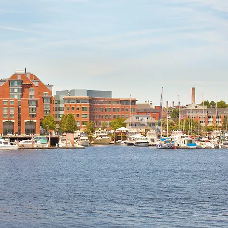 By Marriott Harbor On Tudor Wharf 3* Boston
