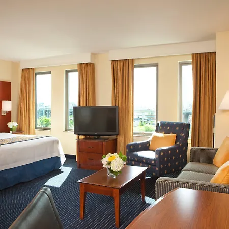 By Marriott Harbor On Tudor Wharf Boston