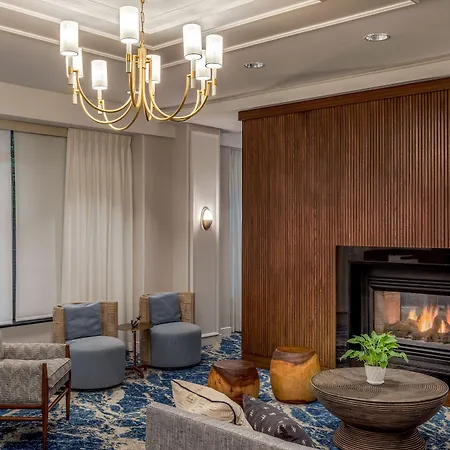 Hotel By Marriott Harbor On Tudor Wharf Boston