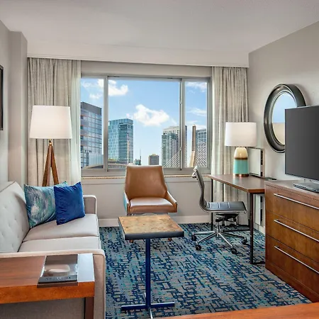 Hotel By Marriott Harbor On Tudor Wharf