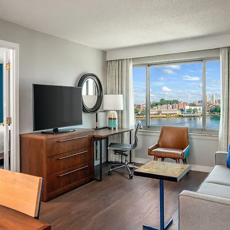 By Marriott Harbor On Tudor Wharf 3*