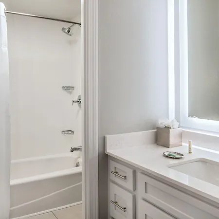 By Marriott Harbor On Tudor Wharf 3* Boston